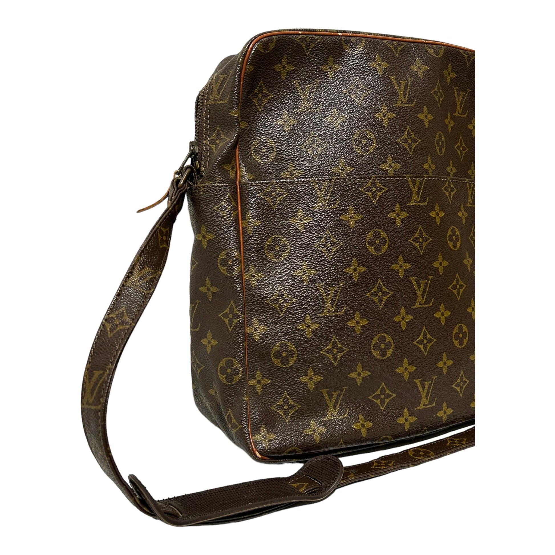 Louis Vuitton Vintage Messenger Bag - Recurring.Life